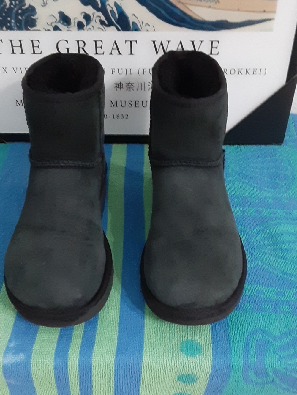 UGG Black Short  Women's 7 Like New Clean